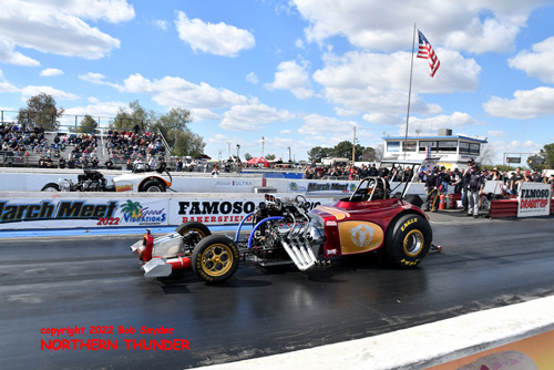Dylan Winefsky - 'Nitro Moose' (near lane) vs 
Nick Van Horn - 'Panic!' (far lane) - AA/FA